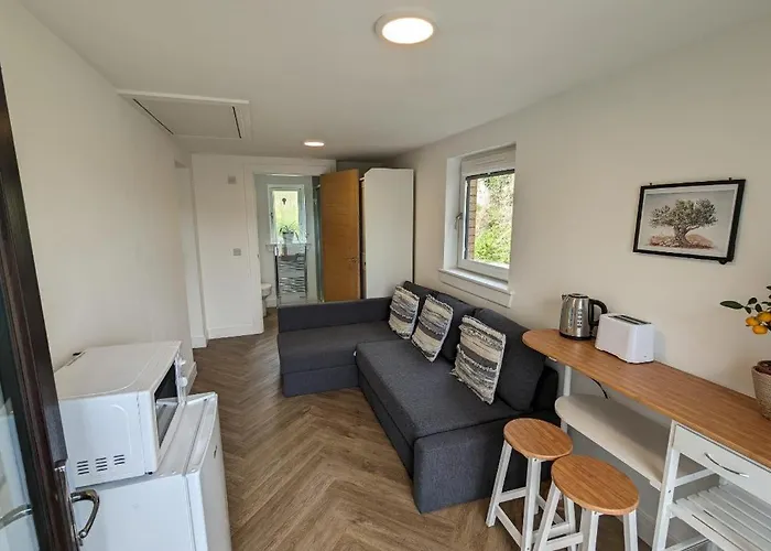 En-Suite Double Room With Private Entrance