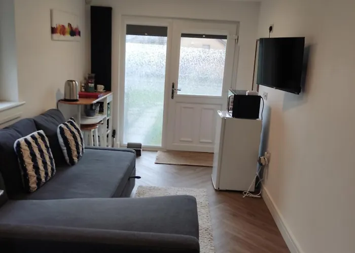 En-Suite Double Room With Private Entrance